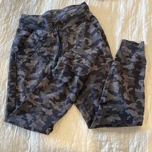 Women’s LULULEMON joggers